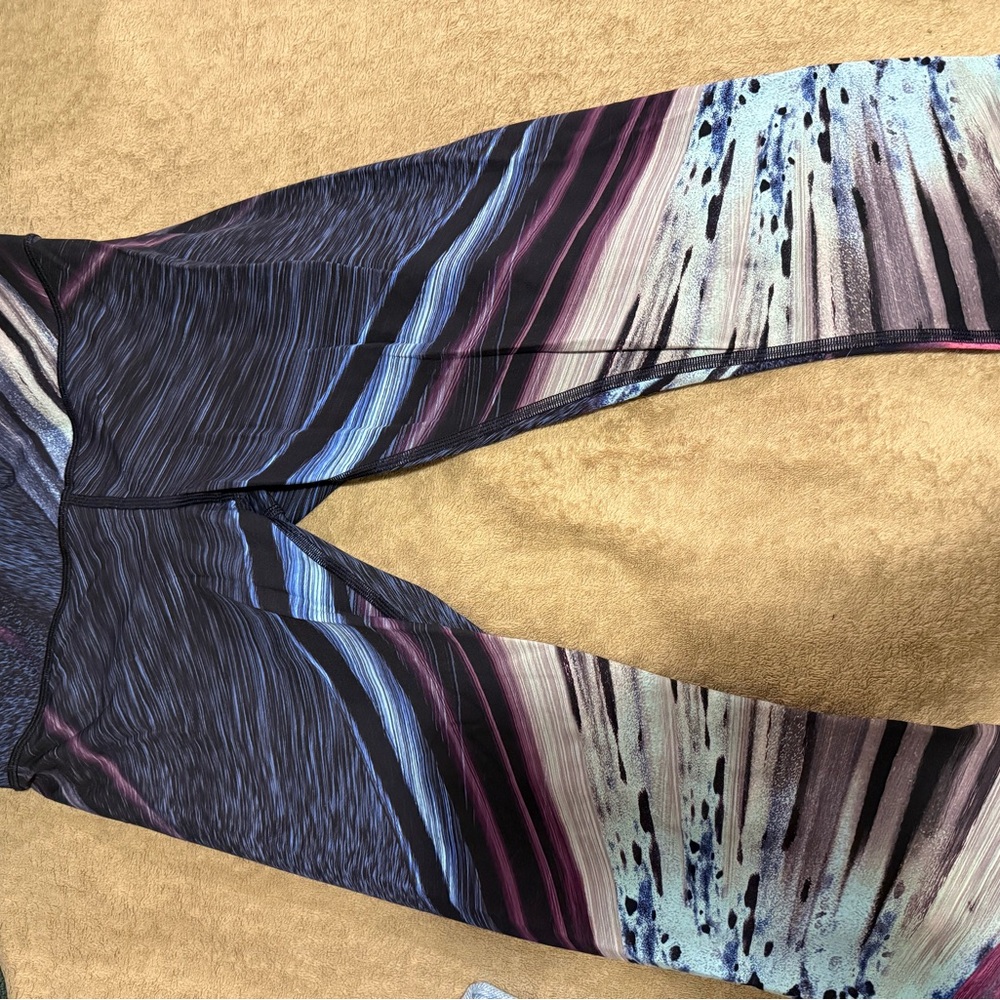 Multicolor Abstract Pattern Leggings - image 1